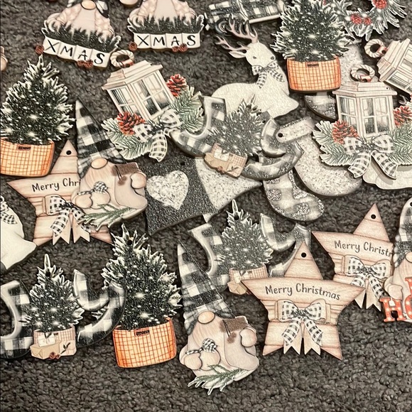 NWT Huwera Christmas Wooden Ornaments Set - 36 pieces - Picture 2 of 5